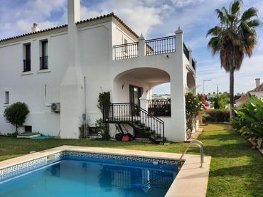 Villa avec piscine à vendre à Avenida Camino de la Resinera