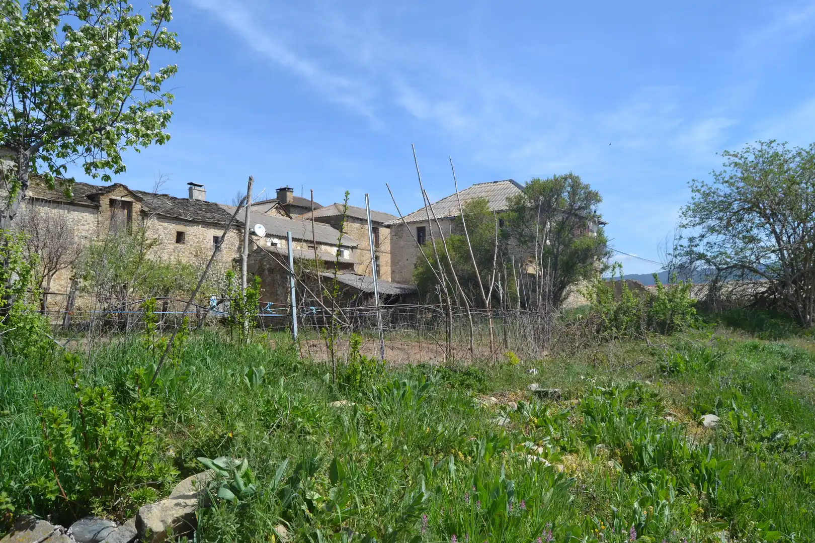 Country homes for sale in Sabiñánigo  with Private garden