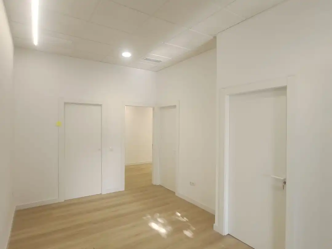 Oficina de alquiler en Málaga Capital con Aire acondicionado, Amueblado y Internet