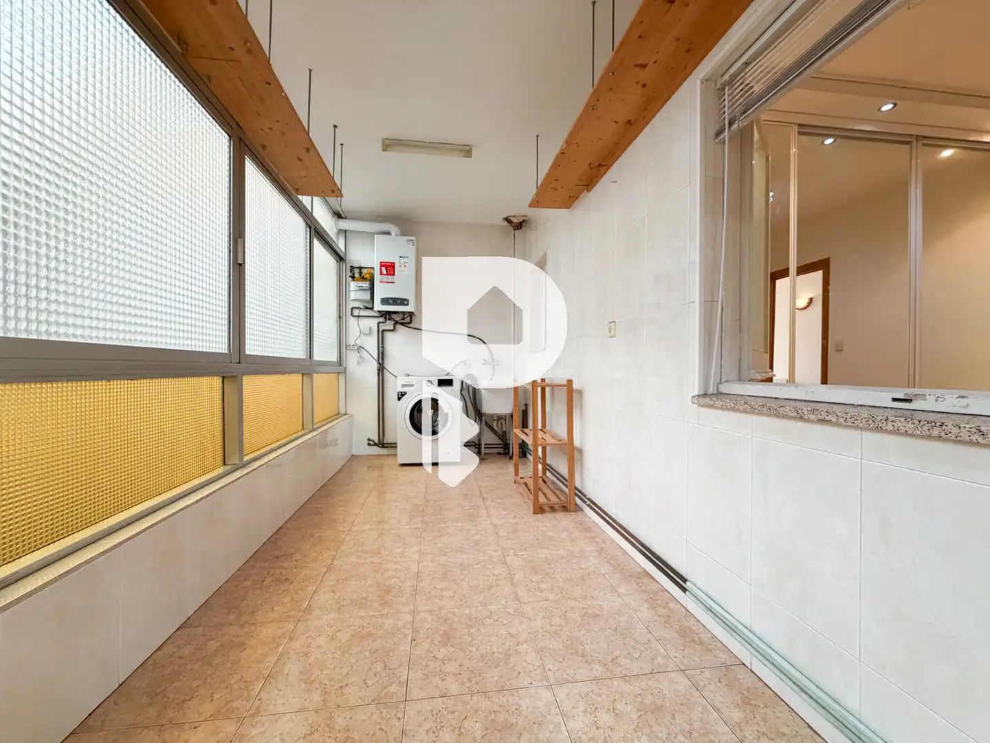 Piso en venta en Sant Joan Despí con Calefacción, Terraza y Horno