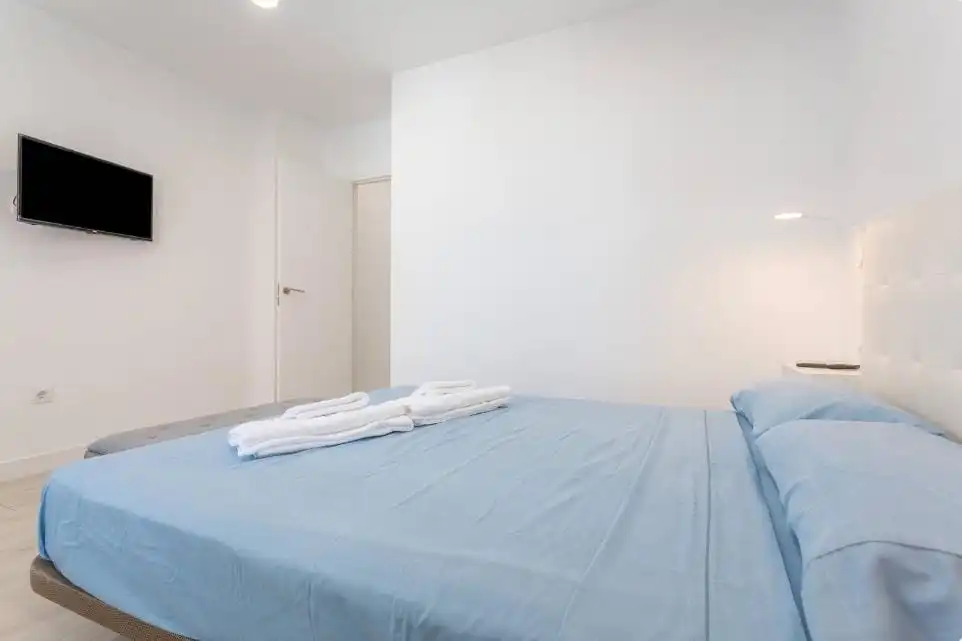 Habitación de Apartamento en venta en Puerto de la Cruz con Amueblado, Lavadora y Microondas