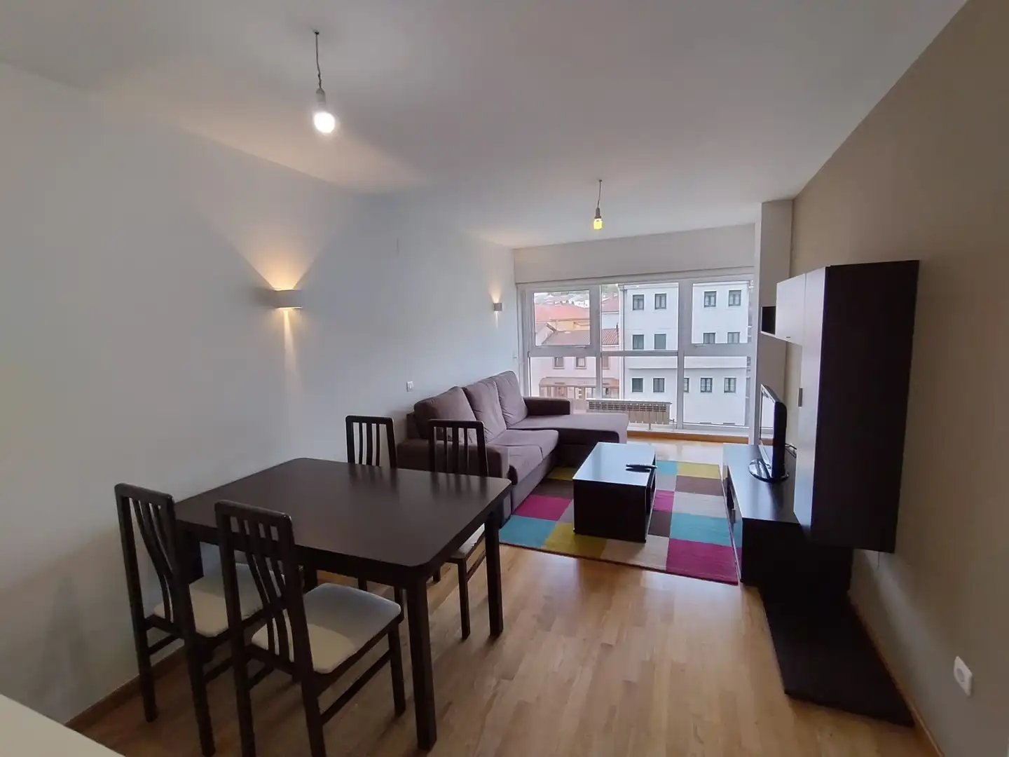 Sala d'estar de Pis de lloguer en Santiago de Compostela  amb Calefacció, Traster i Moblat