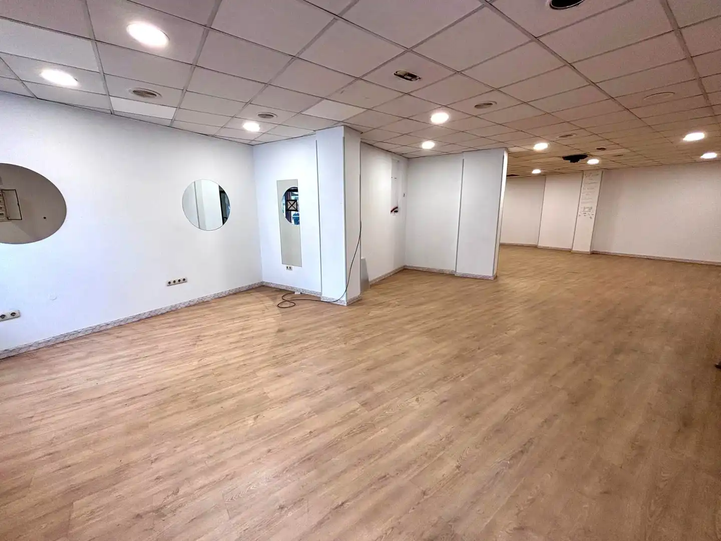 Business premises for sale in Oeste, imagen 3