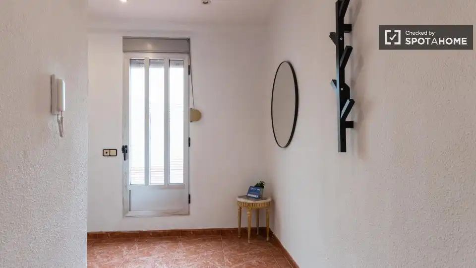 Flat for rent in Valencia  with Air Conditioner, Heating and Furnished