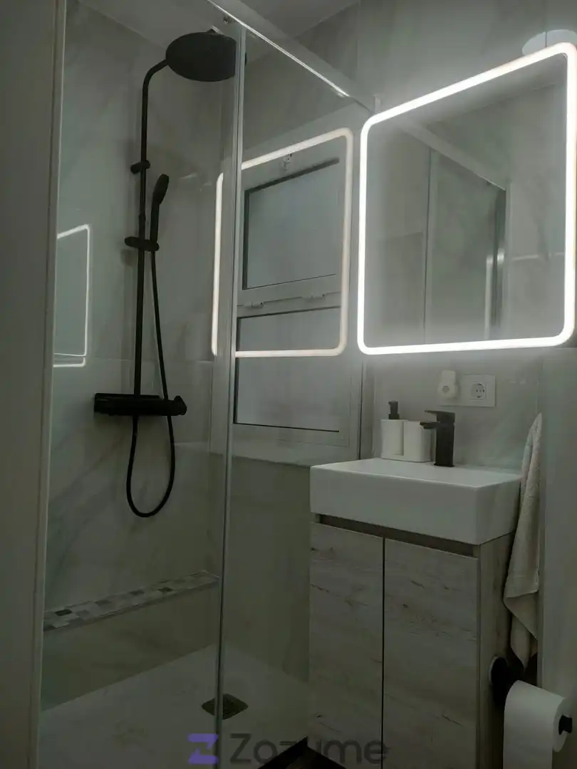 Bathroom of Attic for rent in Sant Boi de Llobregat  with Air Conditioner, Heating and Parquet flooring