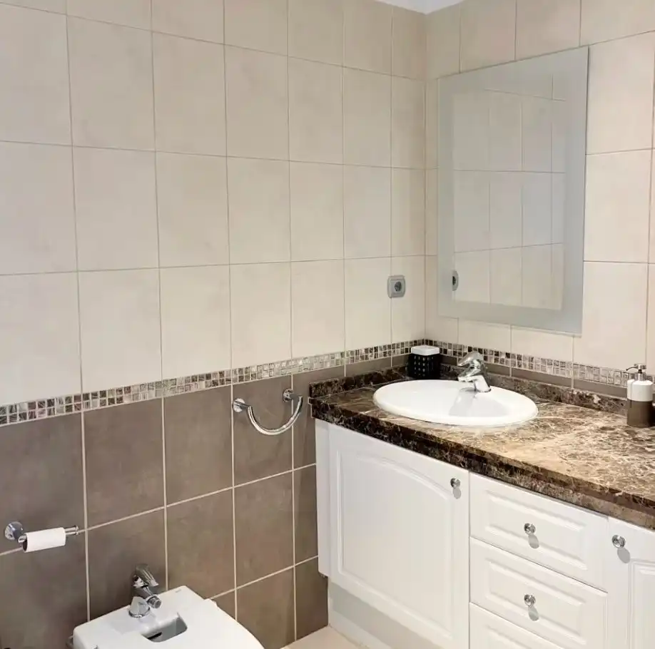 Apartamento con piscina en alquiler en La Quinta, imagen 13