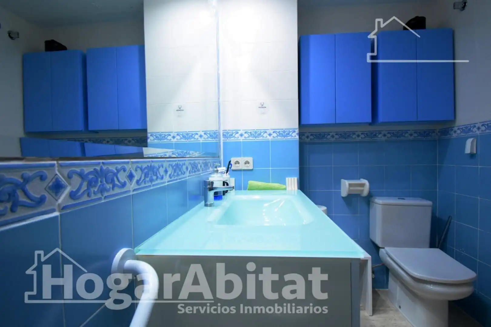 Bathroom of Flat for sale in Dénia  with Air Conditioner, Heating and Terrace