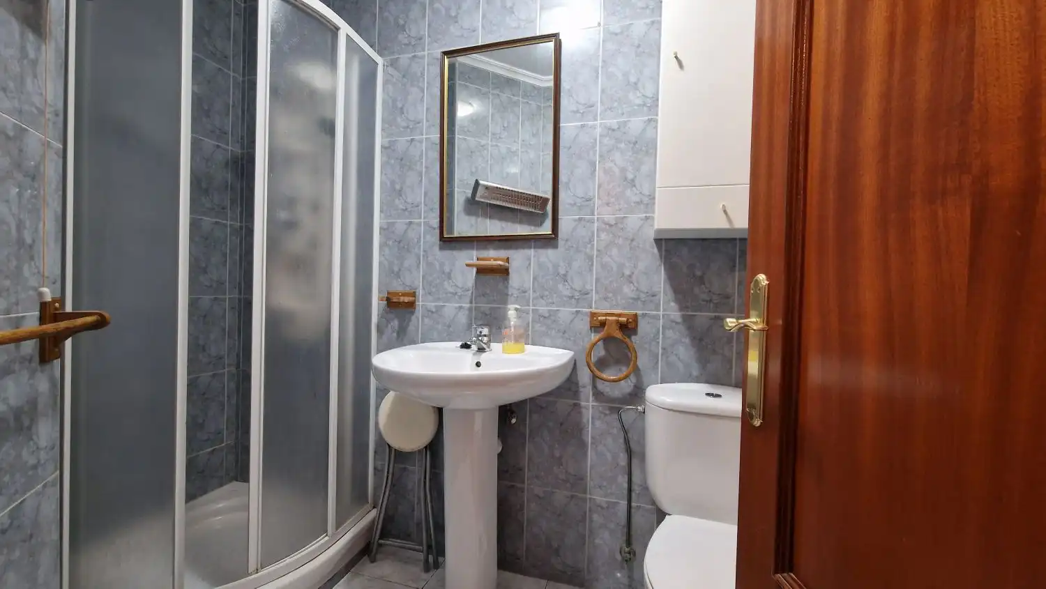Bathroom of Flat for rent in Torrelavega   with Heating, Terrace and Furnished
