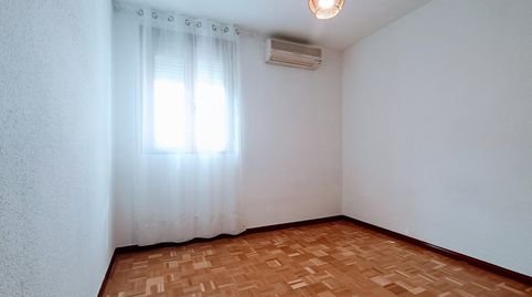 Foto 4 de Piso de alquiler en Cebreros, Lucero, Madrid Capital