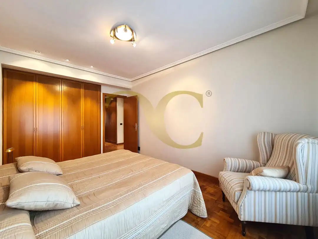 Bedroom of Flat for sale in Oviedo   with Heating