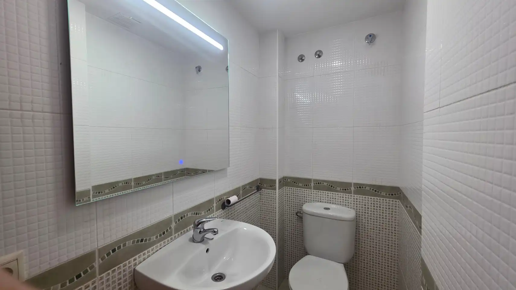 Bathroom of Flat for sale in Pedreguer  with Air Conditioner, Heating and Terrace