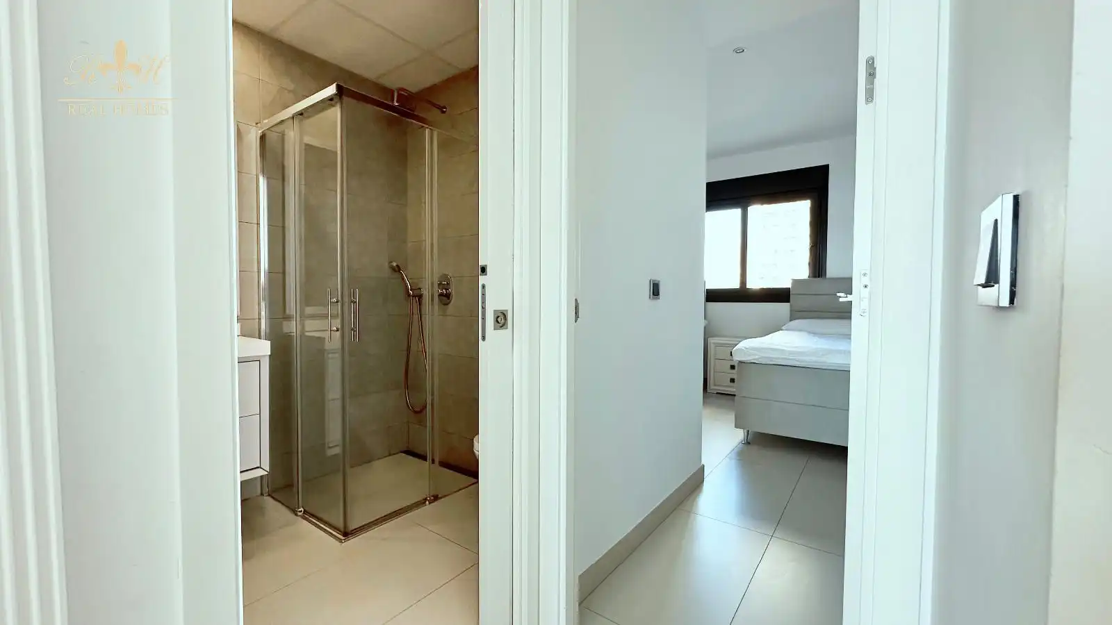 Bathroom of Flat for rent in Benidorm  with Air Conditioner, Heating and Terrace