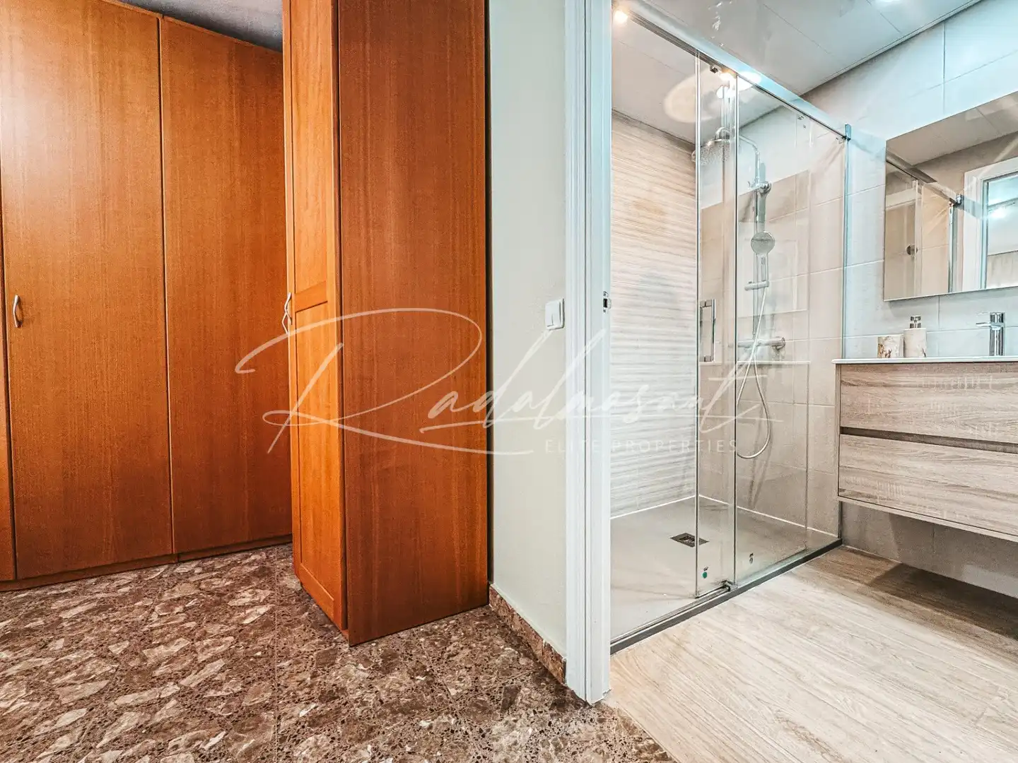 Badezimmer von Wohnung zum Verkauf in Tarragona mit Klimaanlage, Heizung und Terrasse