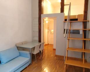 Dormitori de Apartament de lloguer en  Madrid Capital amb Aire condicionat, Calefacció i Moblat