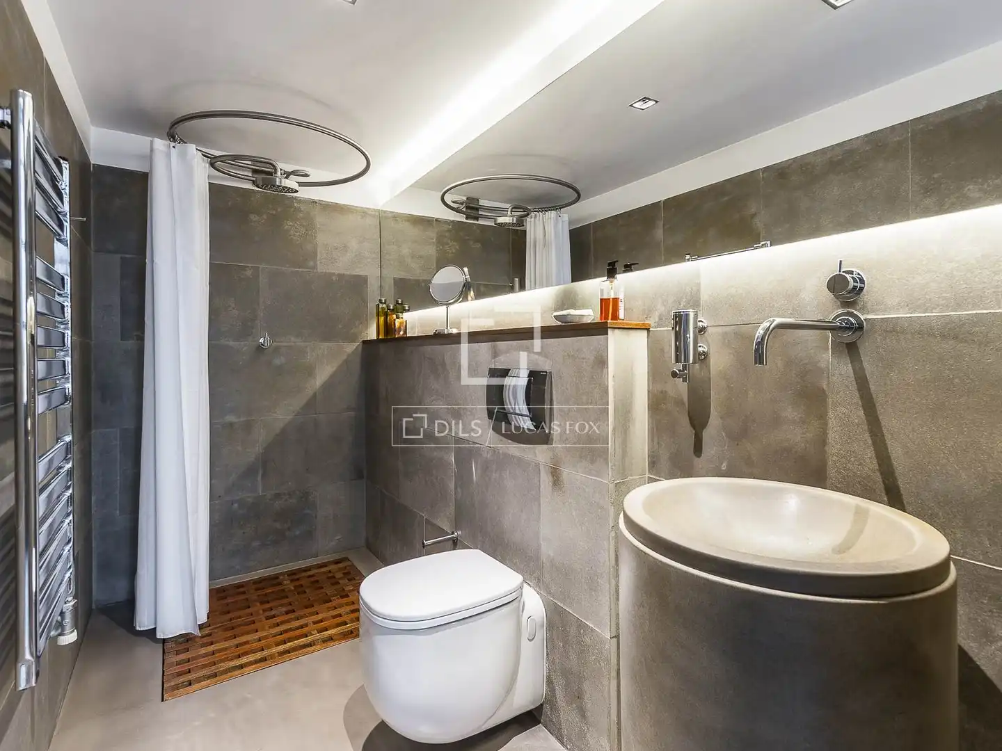 Baño de Piso en venta en Barcelona con Calefacción y Trastero