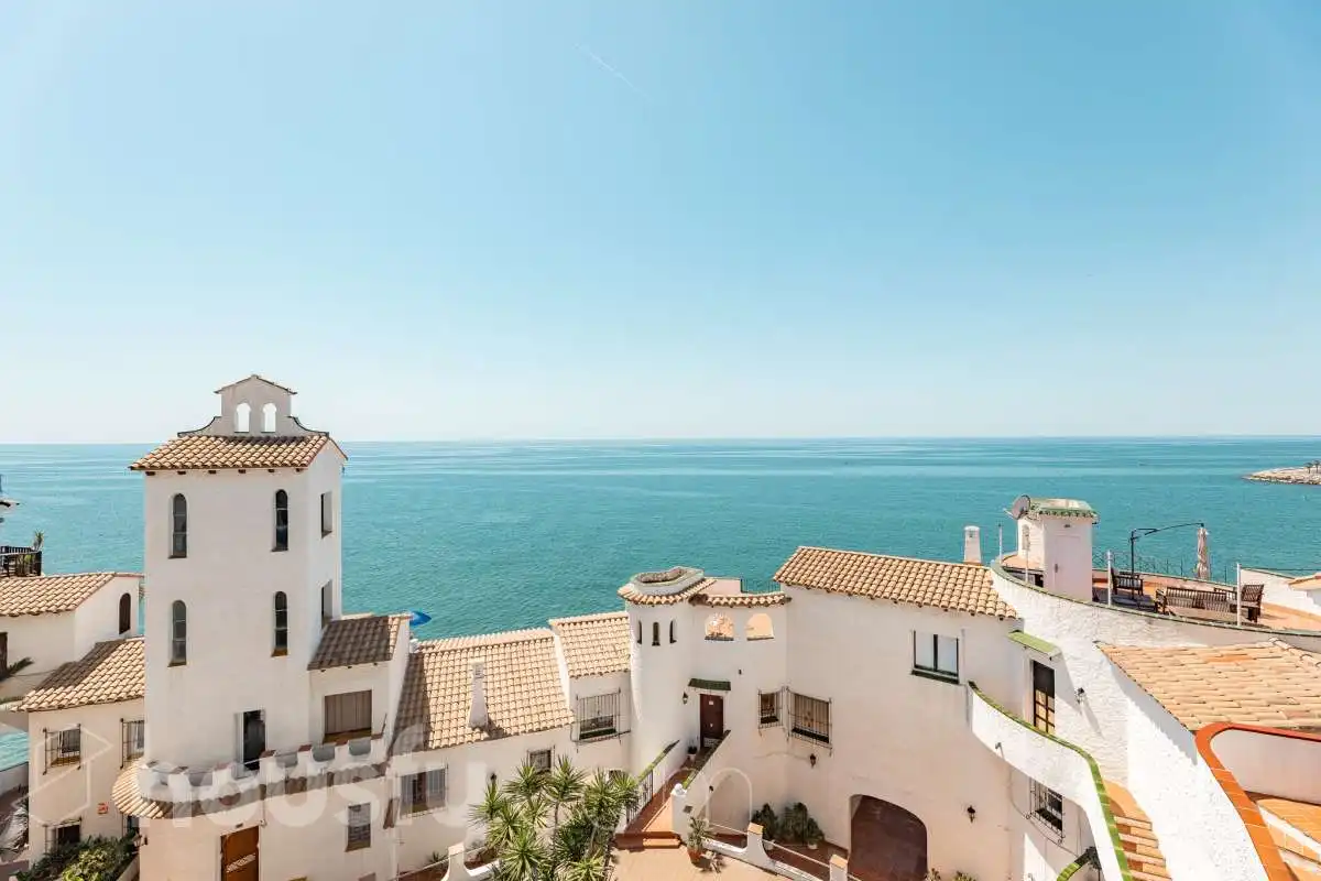 Vista exterior de Piso en venta en Sitges con Trastero, Amueblado y Piscina comunitaria