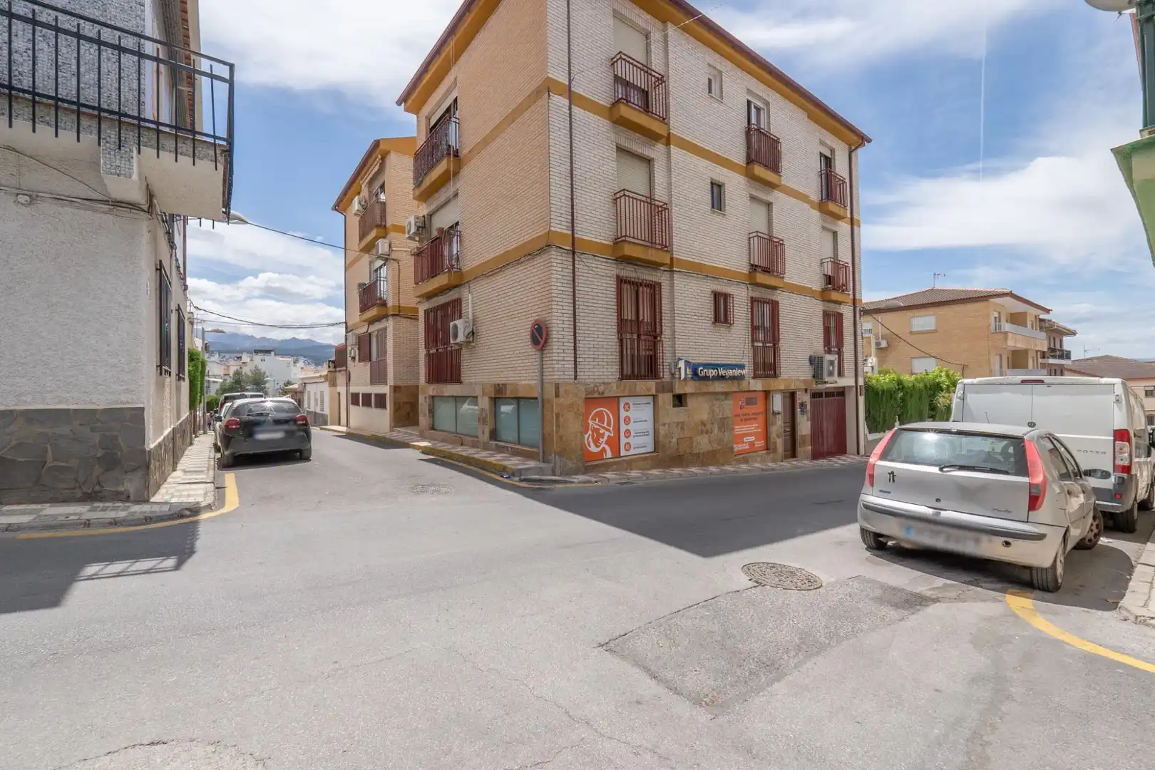 Vista exterior de Pis en venda en Huétor Vega amb Aire condicionat, Traster i Balcó