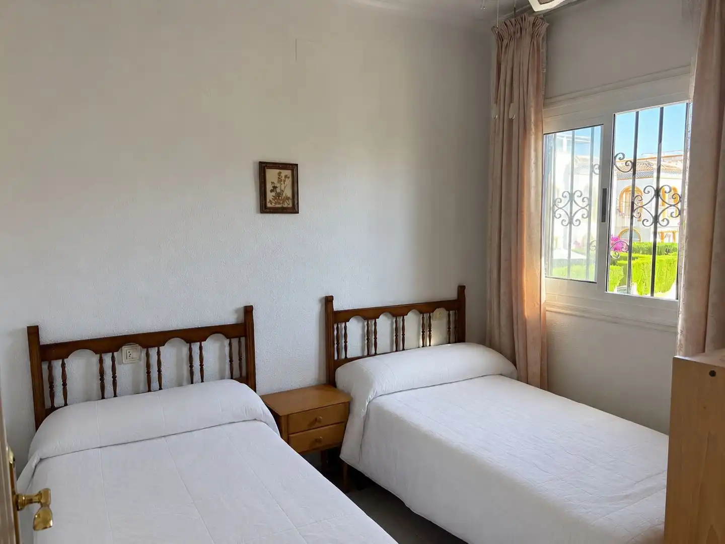 Schlafzimmer von Wohnungen zum Verkauf in Torrevieja mit Klimaanlage, Terrasse und Gemeinschaftspool