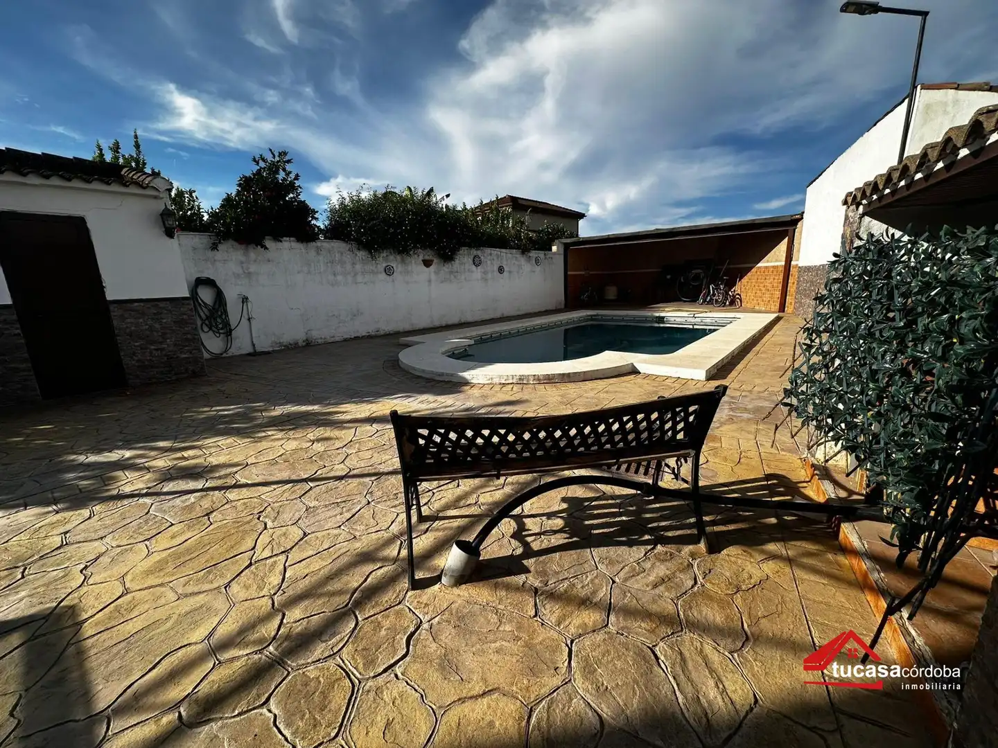 Piscina de Casa o xalet en venda en Córdoba amb Aire condicionat, Jardí privat i Piscina