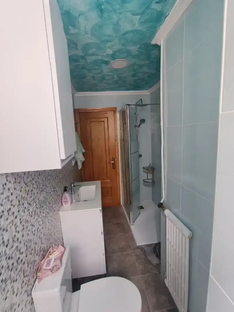 Bathroom of Flat for share in Zona Alta