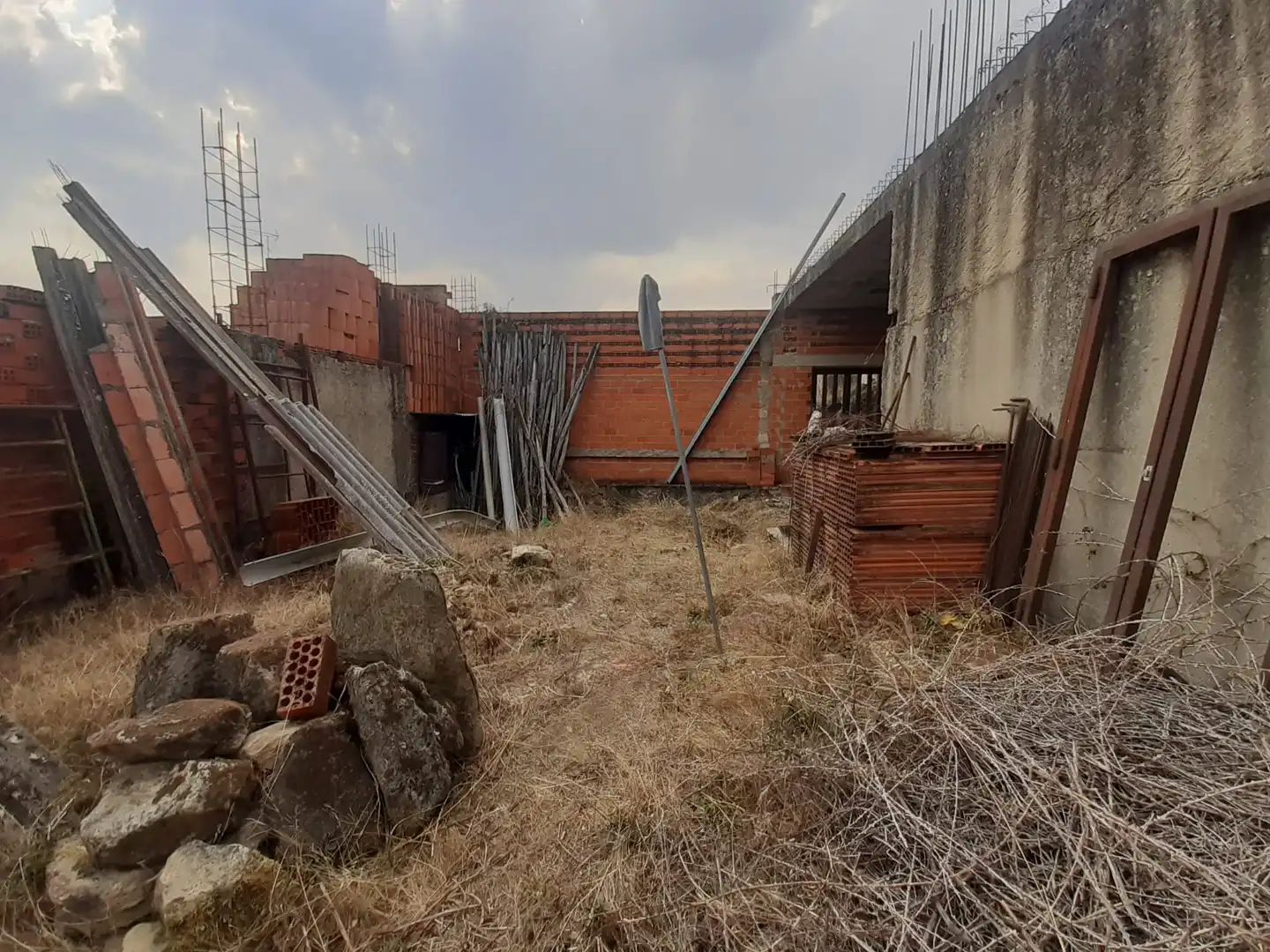 Nau industrial en venda en Fariza
