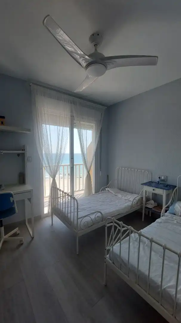 Habitación de Dúplex de alquiler en La Manga del Mar Menor con Aire acondicionado, Terraza y Amueblado