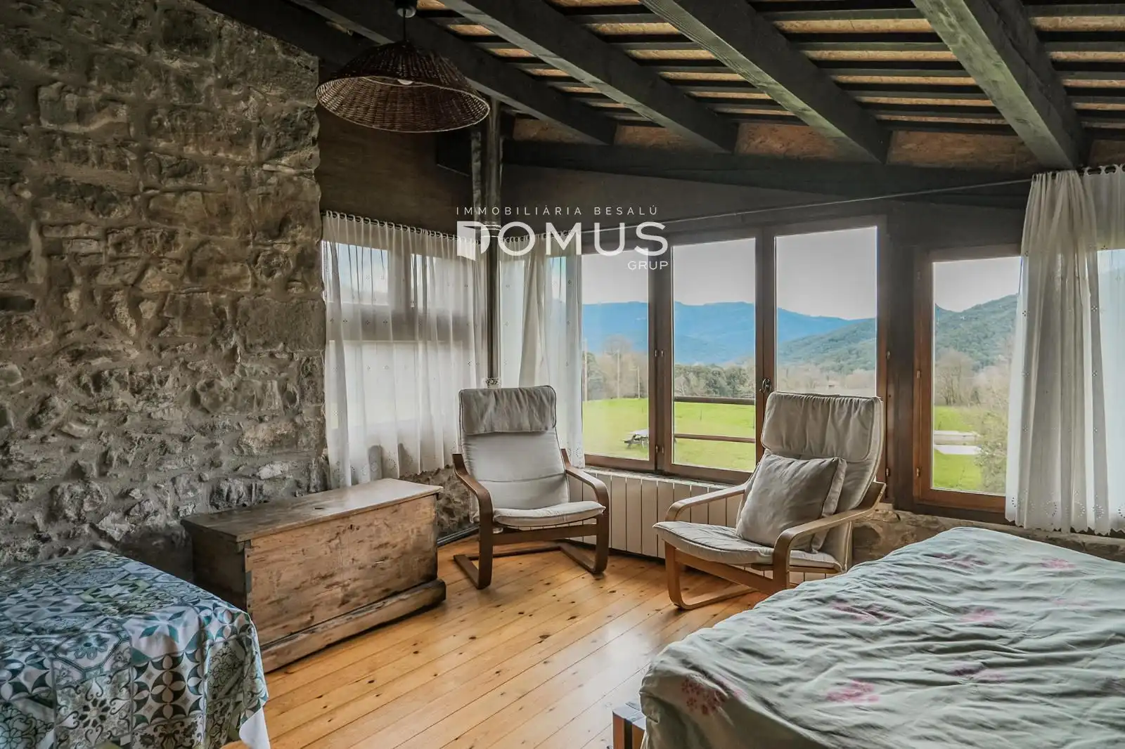 Habitación de Finca rústica en venta en Santa Pau con Calefacción, Parquet y Piscina