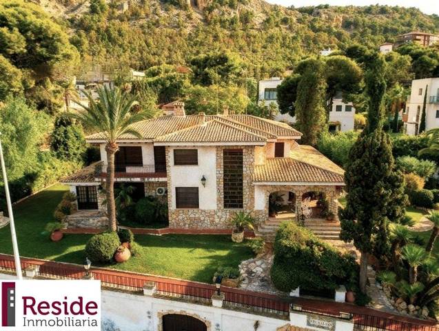 Casa-chalet en Venta en Vistahermosa