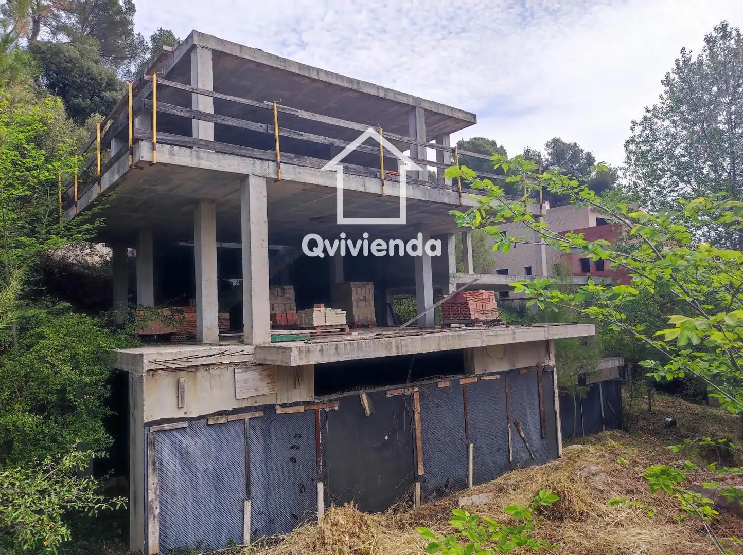 Vista exterior de Edificio en venta en Castellar del Vallès