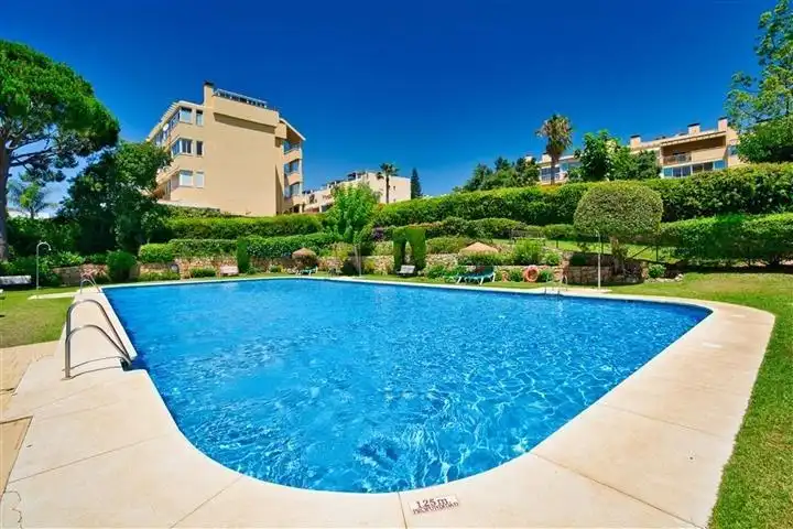 Piscina de Àtic en venda en Mijas amb Aire condicionat, Calefacció i Jardí privat