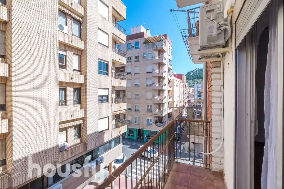 Vista exterior de Piso de alquiler en Sagunto / Sagunt con Aire acondicionado, Amueblado y Balcón