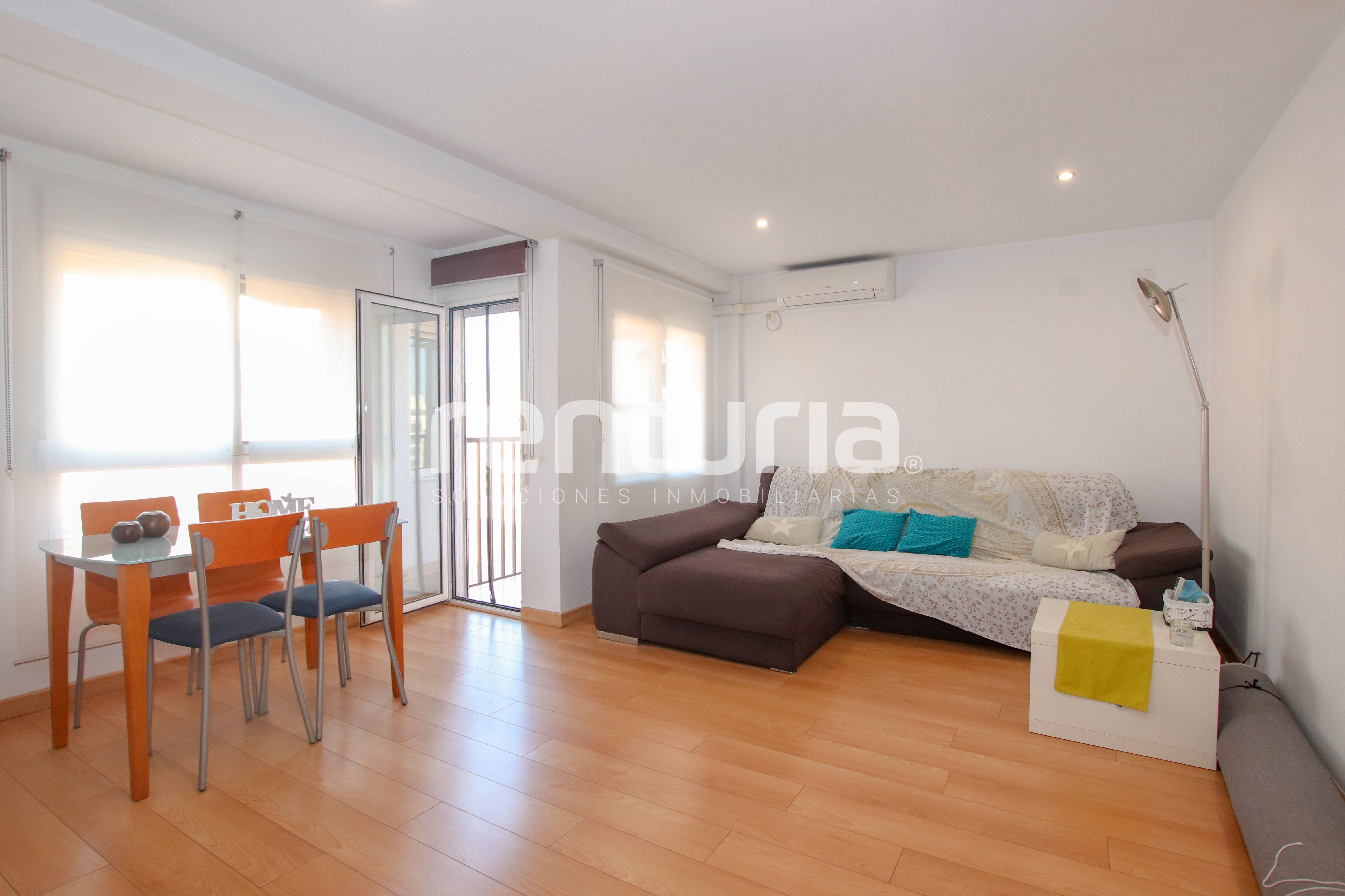 Living room of Flat to rent in  Valencia Capital  with Air Conditioner, Parquet flooring and Furnished