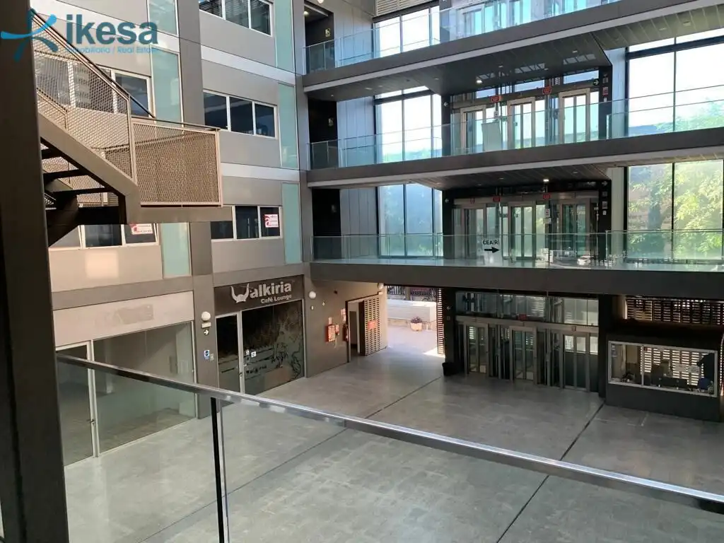 Business premises for sale in Sur, imagen 2