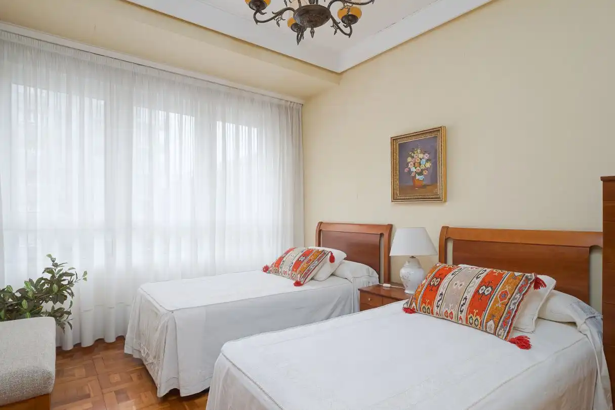 Habitación de Piso en venta en Donostia - San Sebastián  con Calefacción, Trastero y Amueblado