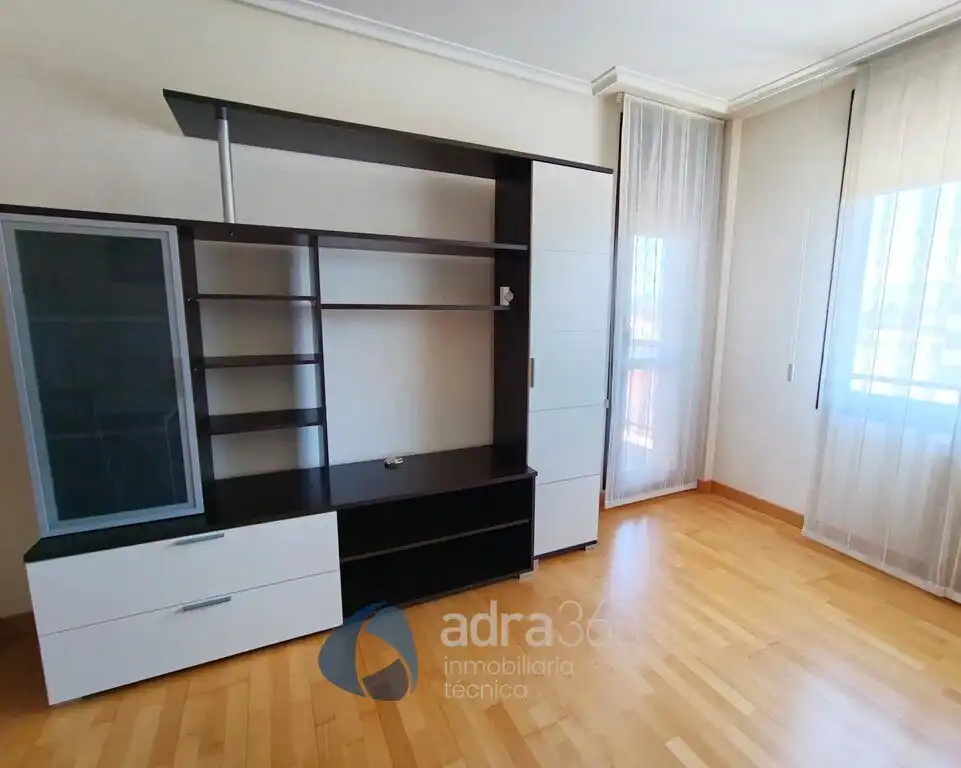 Bedroom of Flat for rent in  Logroño  with Air Conditioner, Heating and Storage room