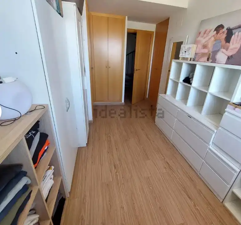 Duplexes for rent in Silla  with Air Conditioner, Terrace and Oven