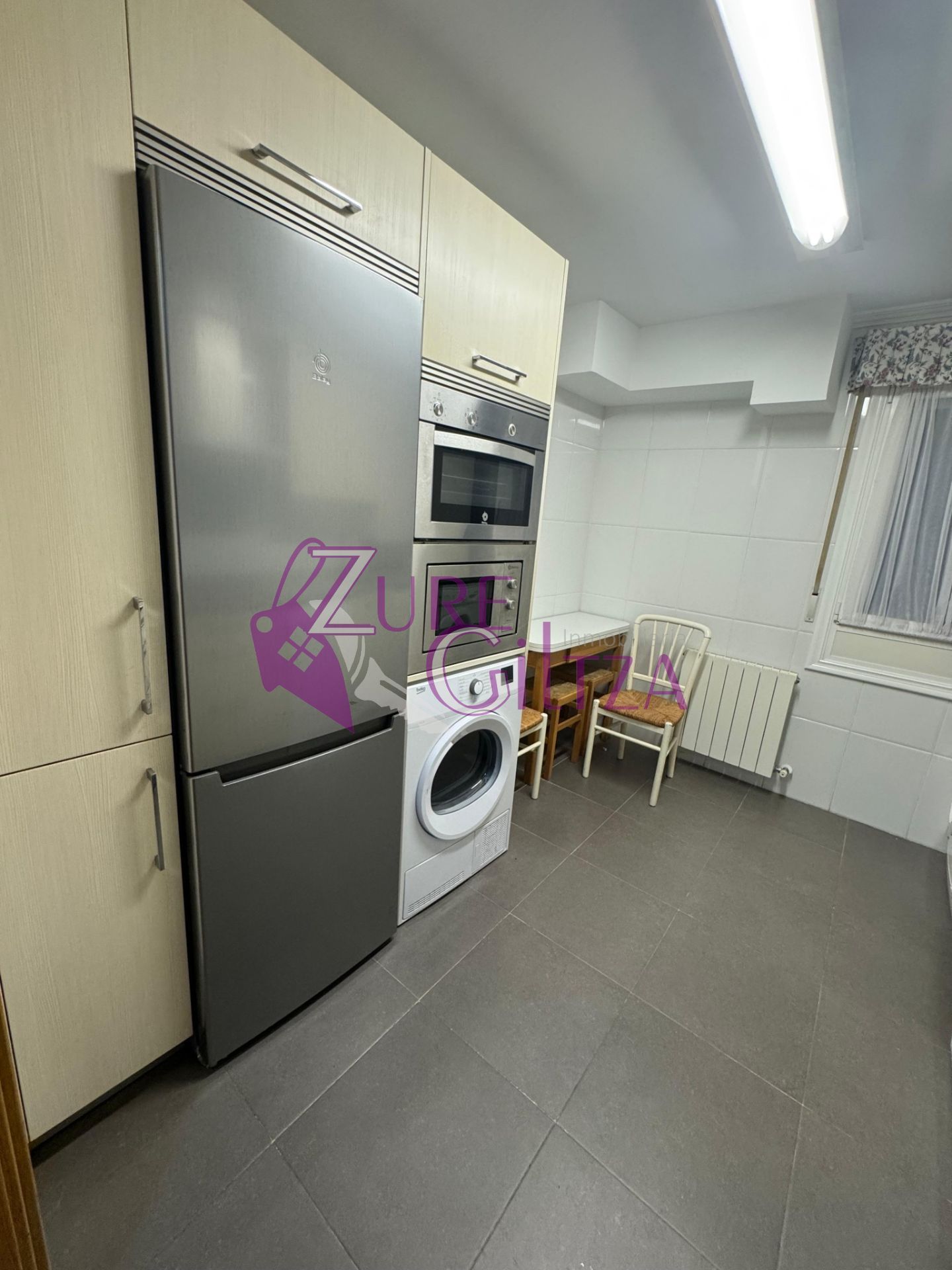 Cuina de Pis en venda en Durango amb Calefacció, Traster i Moblat