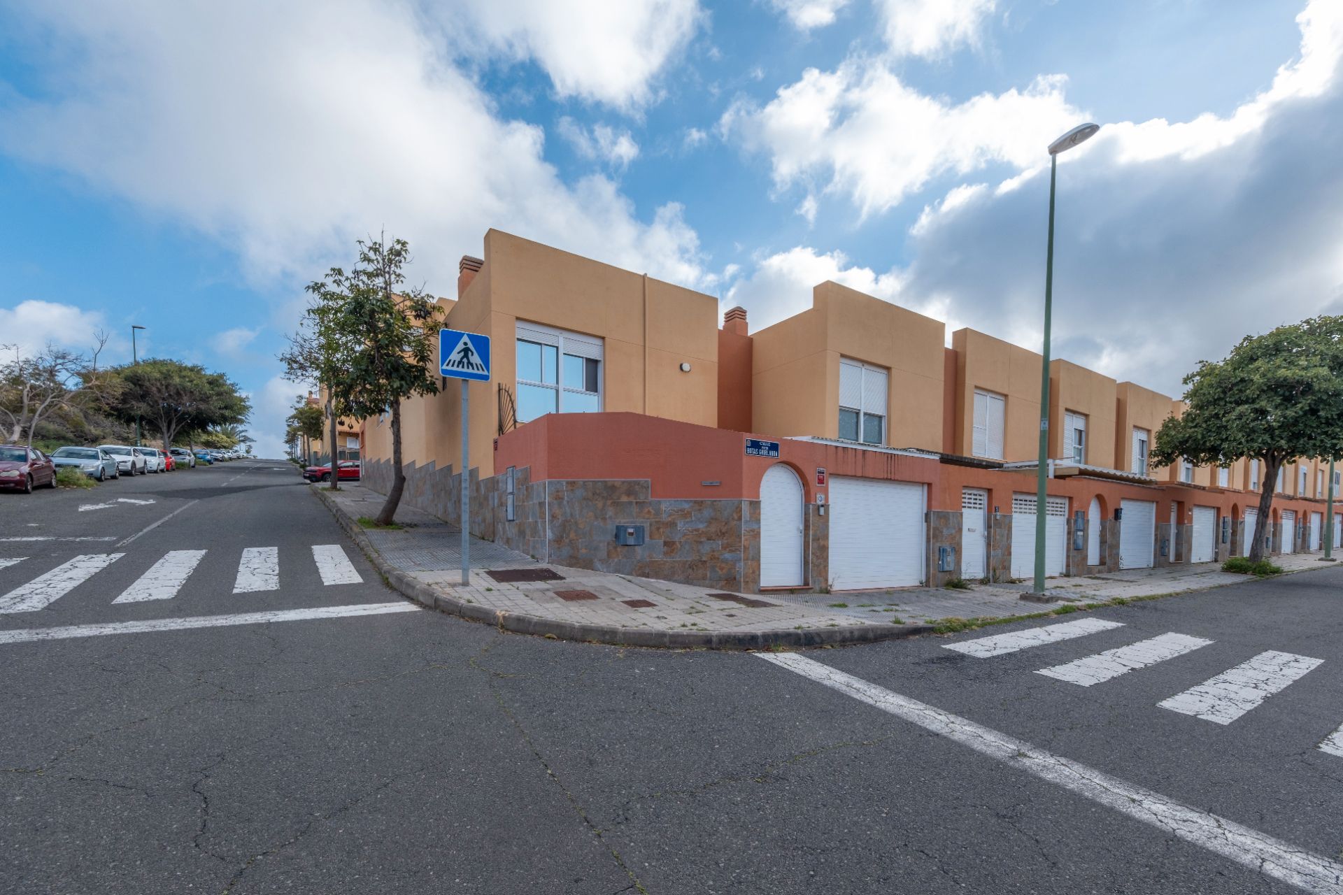 Vista exterior de Casa adosada en venta en Las Palmas de Gran Canaria con Aire acondicionado, Jardín privado y Terraza