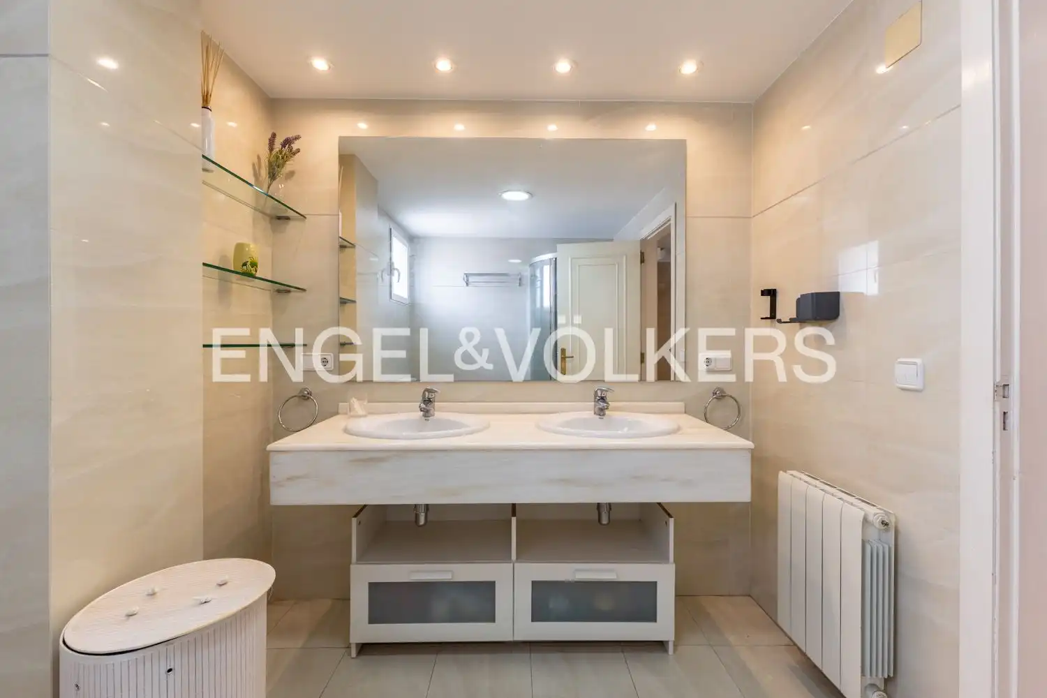 Baño de Piso en venta en Valencia con Aire acondicionado, Calefacción y Trastero