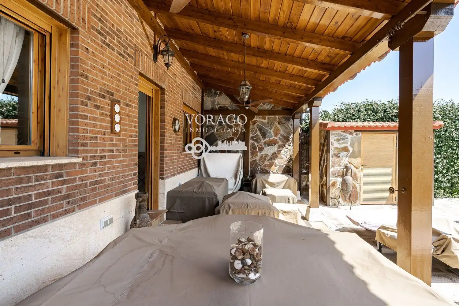 Terraza de Casa o chalet en venta en Meco con Jardín privado y Piscina