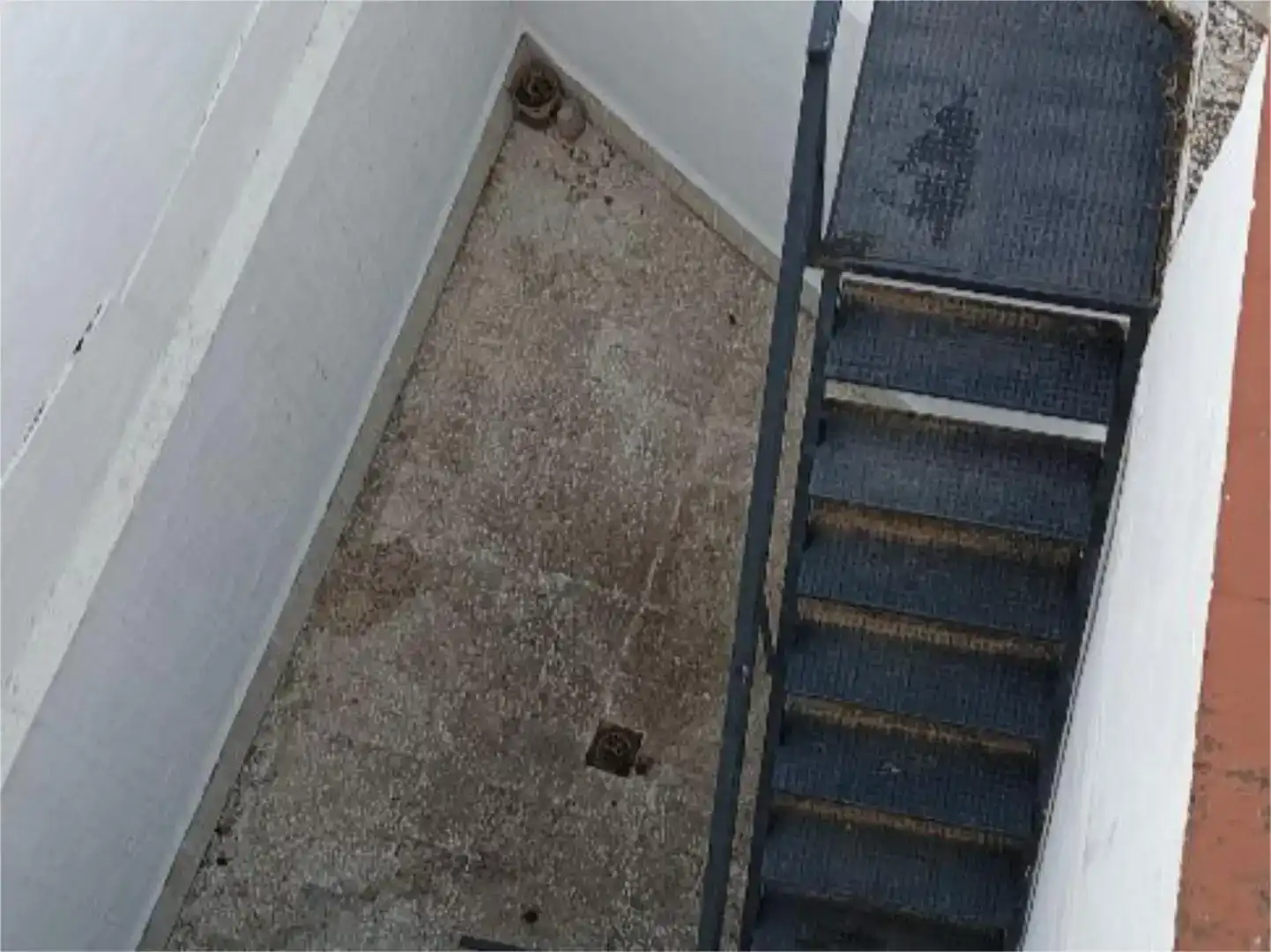 Casa adosada en venda en Linares amb Balcó