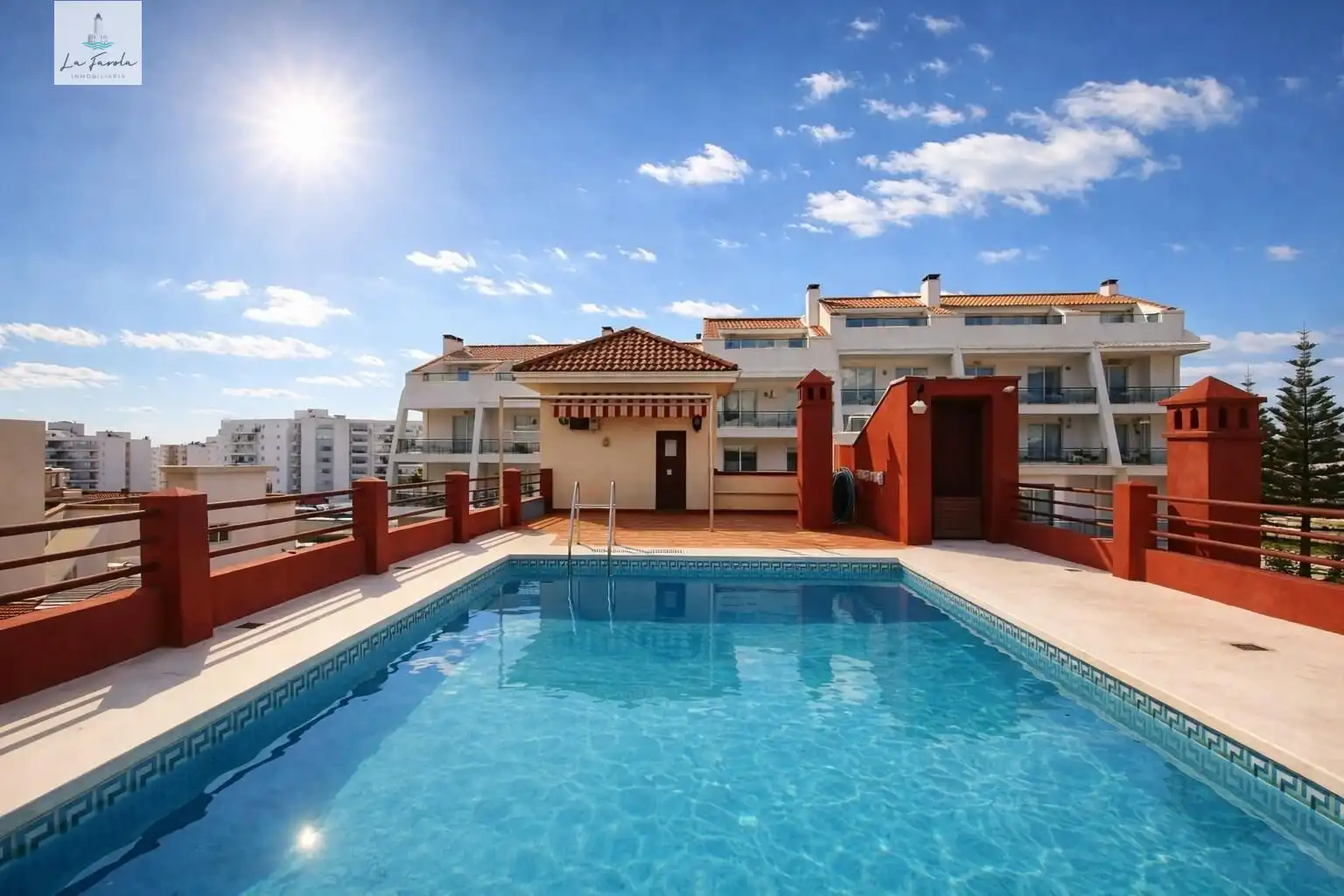 Piscina de Estudio en venta en Benalmádena con Aire acondicionado, Calefacción y Jardín privado