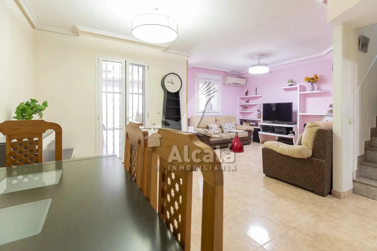 Sala d'estar de Casa adosada en venda en Mejorada del Campo amb Aire condicionat, Calefacció i Traster