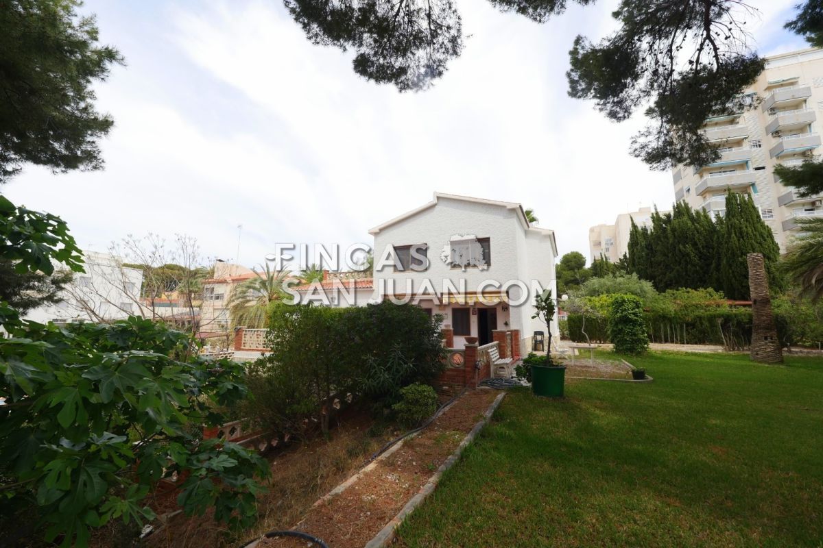 Exterior view of House or chalet for sale in El Campello  with Heating, Private garden and Terrace