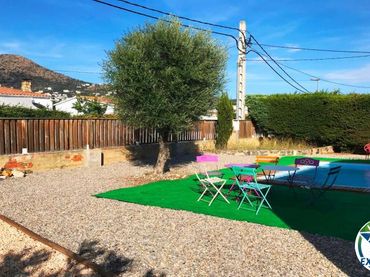 Villa con piscina in vendita a Calle Urgell 11