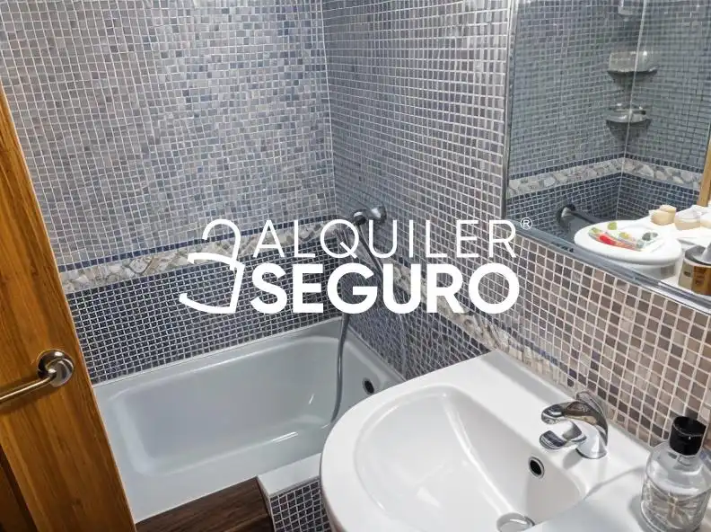 Badezimmer von Wohnung zur Miete in Benicarló mit Klimaanlage, Terrasse und Möbliert
