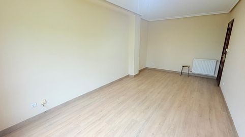 Photo 4 of Flat for rent in HUCA - La Cadellada, Oviedo