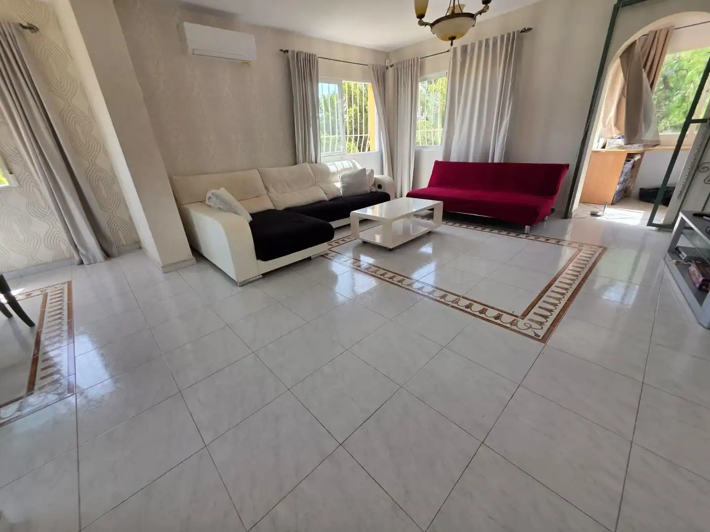 Sala d'estar de Casa o xalet en venda en La Nucia amb Aire condicionat, Calefacció i Terrassa