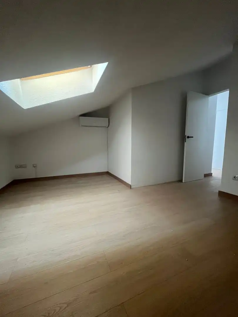 Habitación de Ático en venta en Camarena con Aire acondicionado, Parquet y Terraza