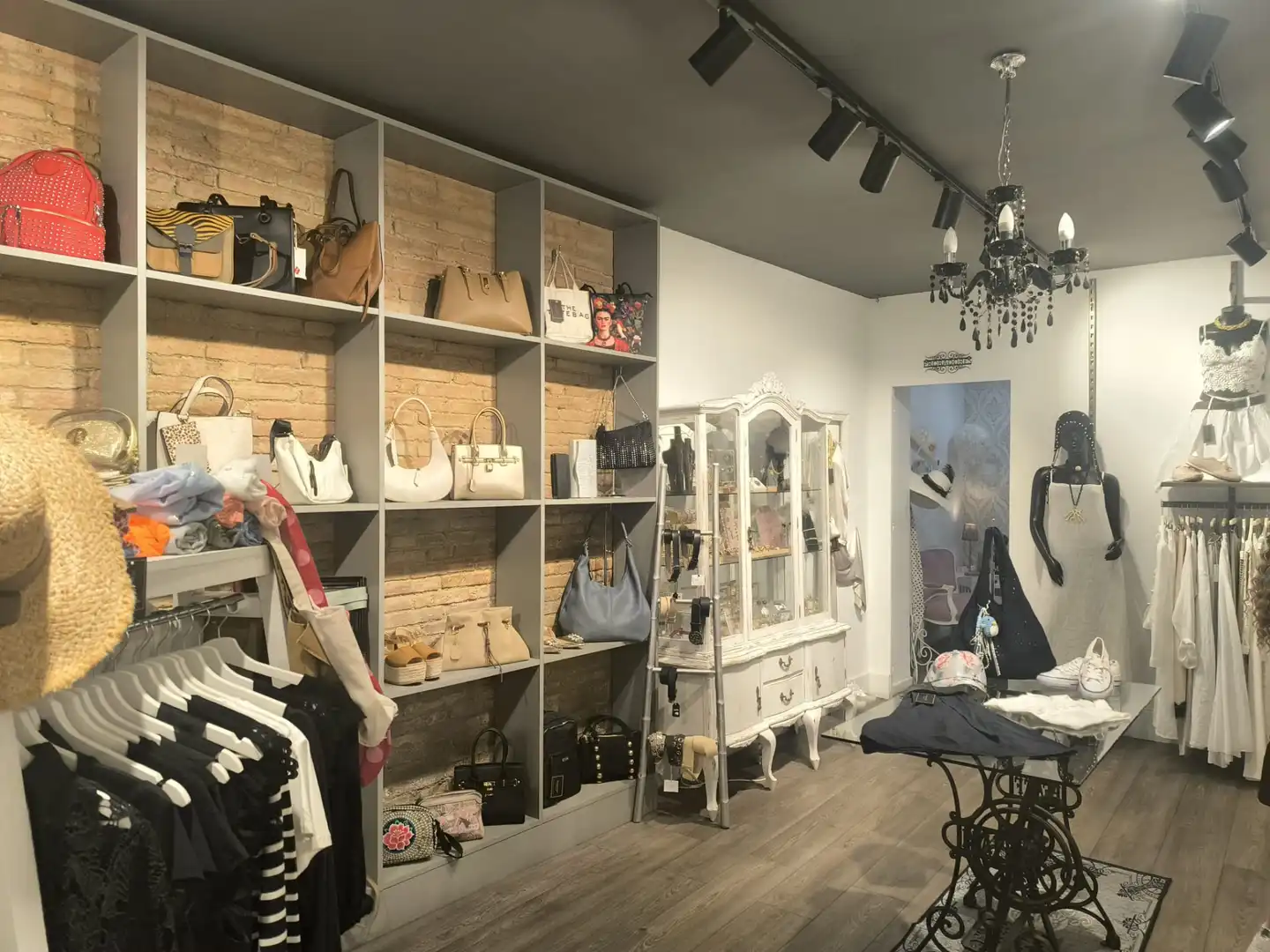 Local comercial en traspàs a Raval de Montserrat, imagen 15
